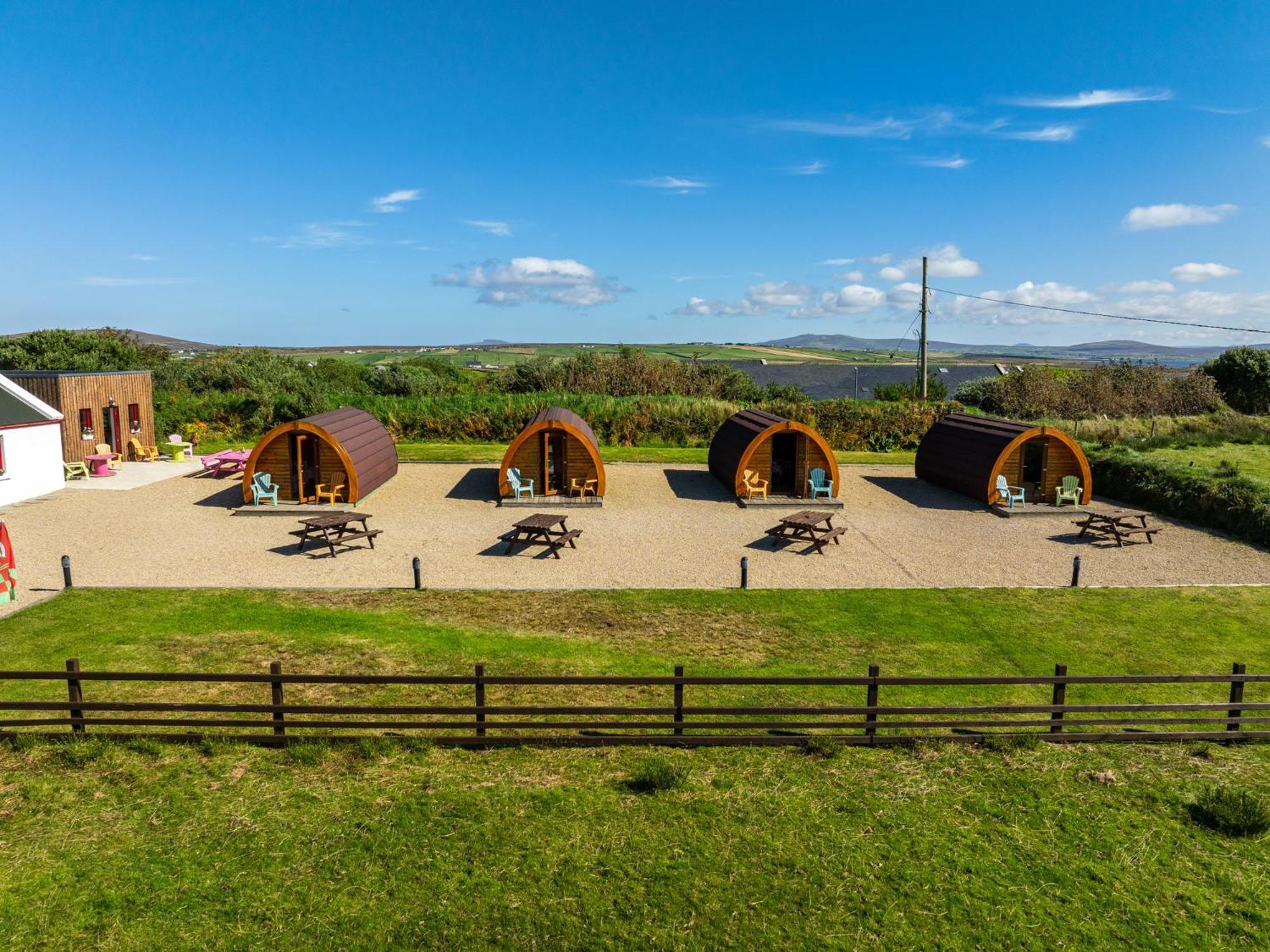 Geraghtys Farmyard Pods Belmullet Exterior foto