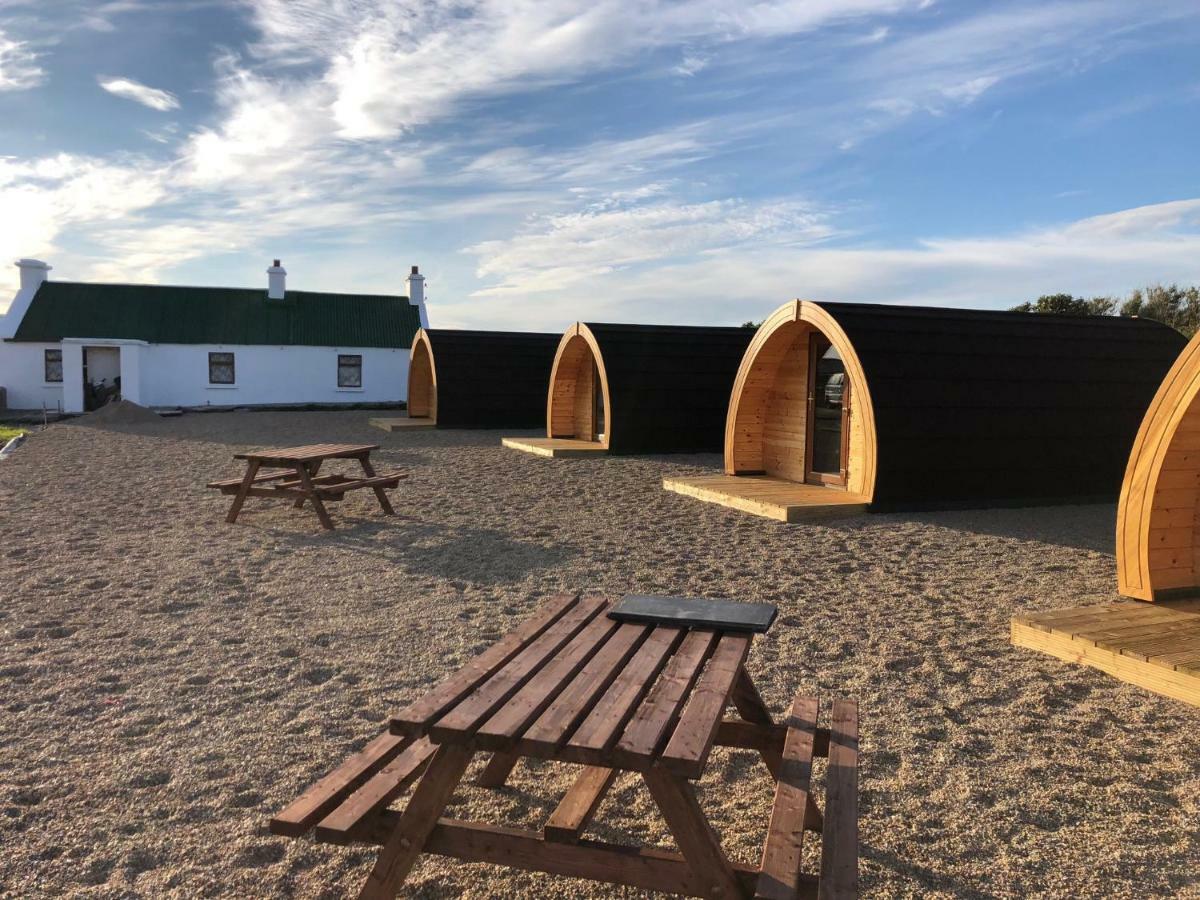 Geraghtys Farmyard Pods Belmullet Exterior foto