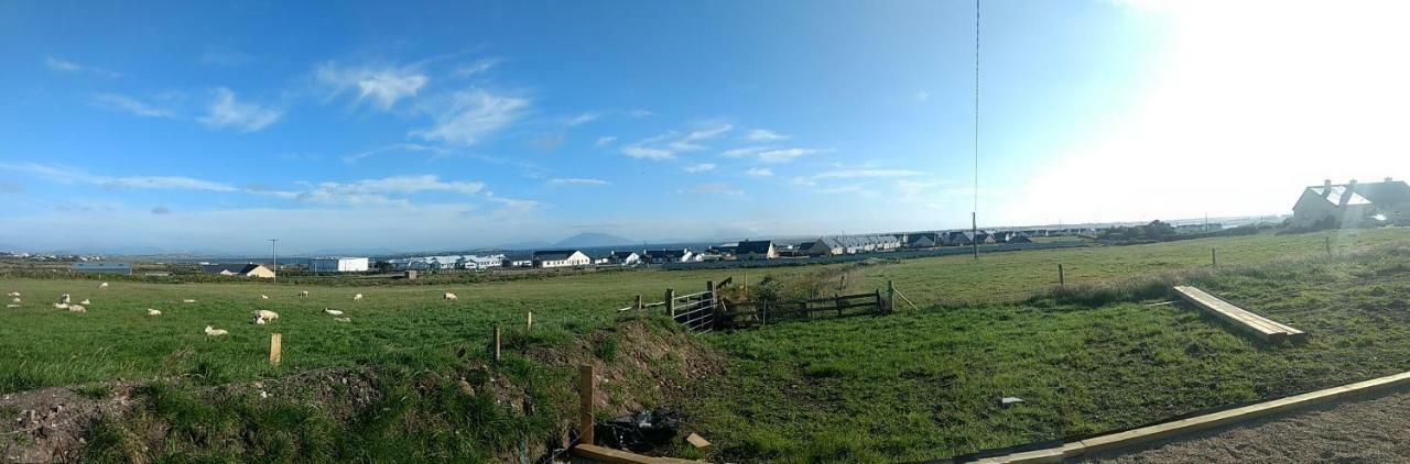 Geraghtys Farmyard Pods Belmullet Exterior foto