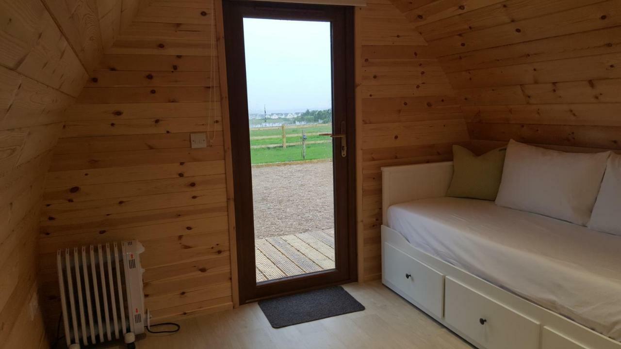 Geraghtys Farmyard Pods Belmullet Exterior foto